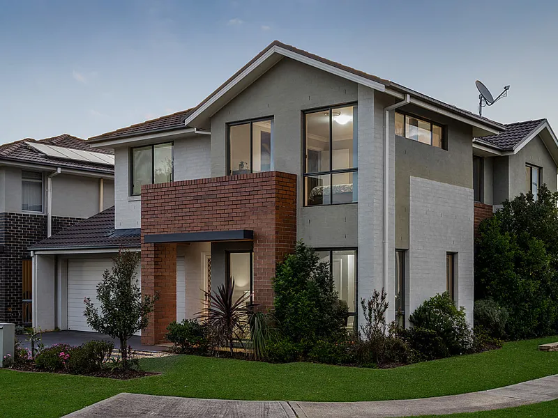 Modern Family Home || Panorama Estate