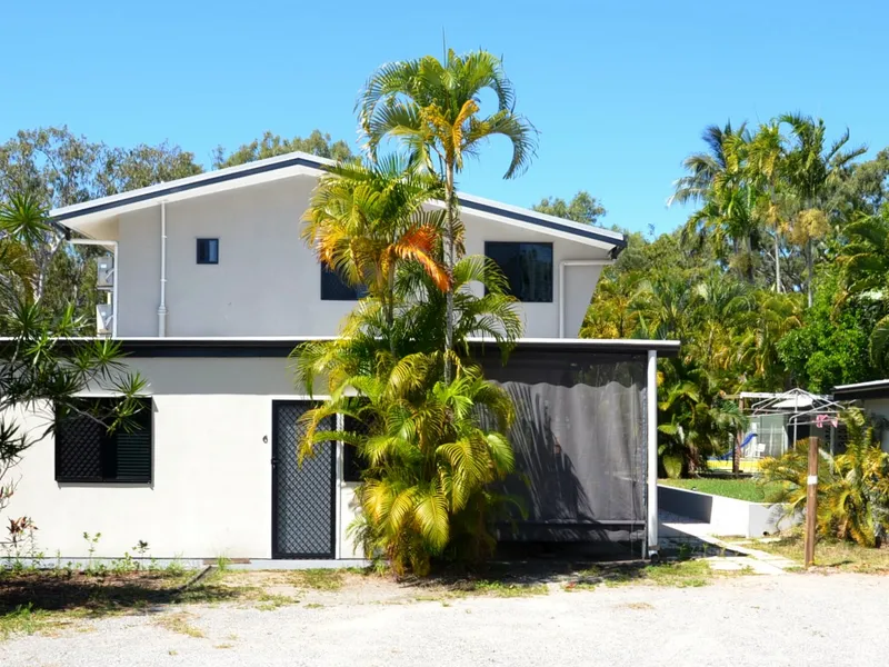 BEACH STYLE LIVING AT IT'S FINEST! - MUST SEE!