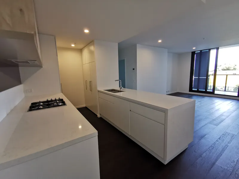 BRAND NEW THREE BEDROOM APARTMENT IN THE HEART OF OAKLEIGH