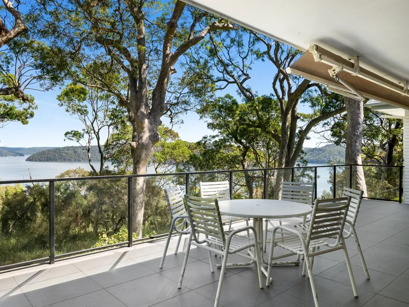 CHARMING HOME IN QUIET CUL-DE-SAC