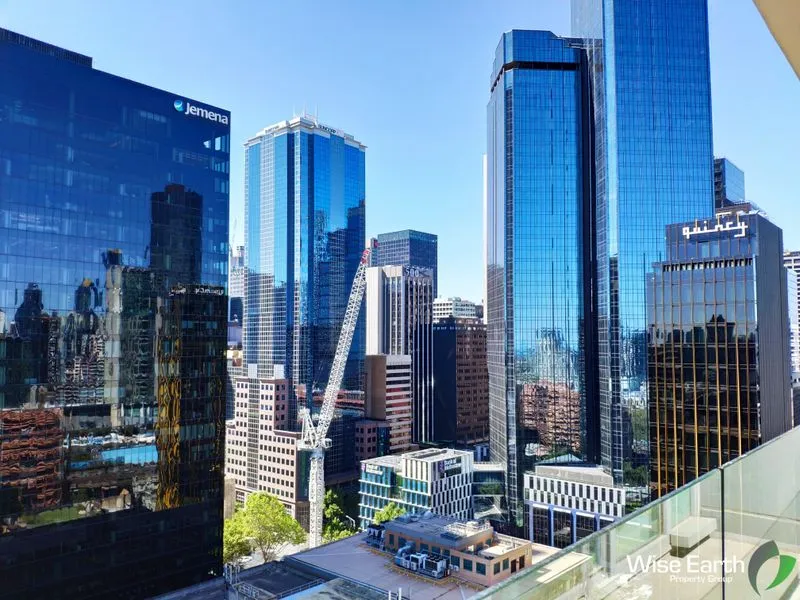 Freshly Renovated Apartment Located in the Heart of Melbourne, Now For Sale!!!
