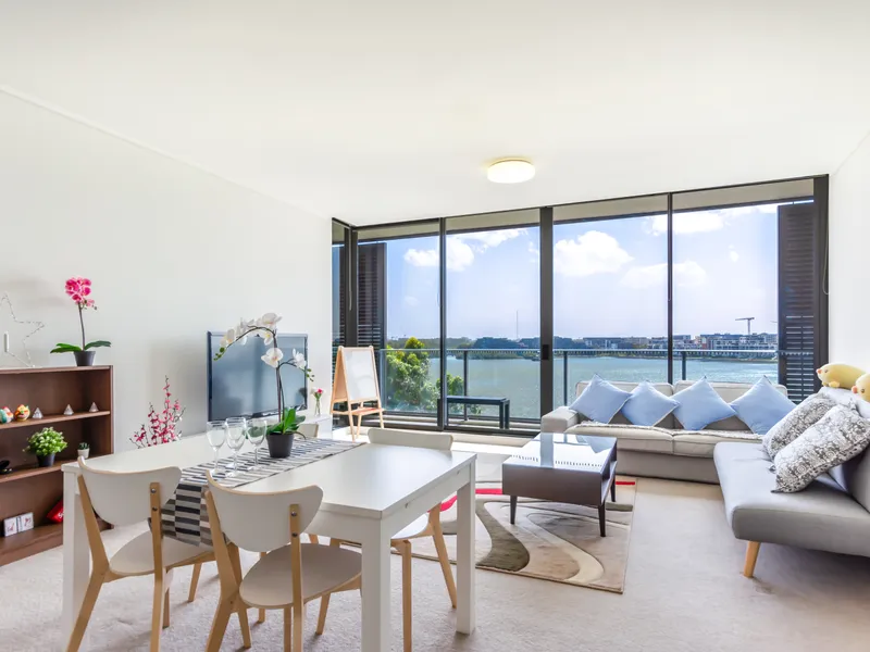 Simply Stunning...the Perfect Water's Edge Apartment by Mirvac
