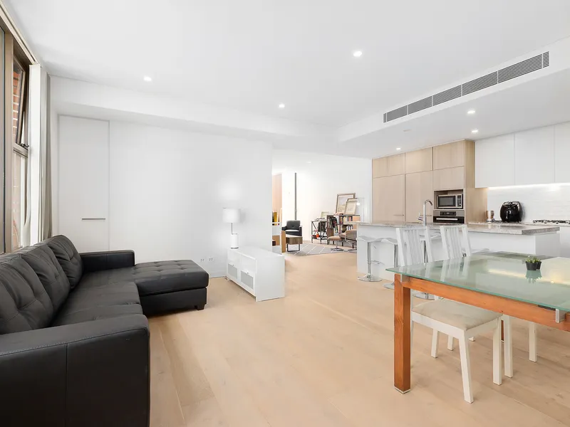 Executive penthouse living in the heart of Maroubra