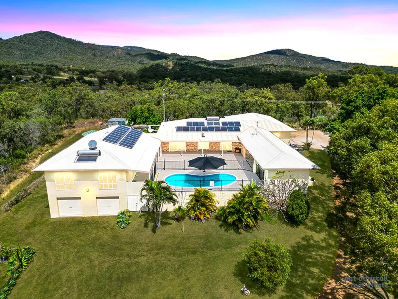 Lifestyle Property with Magnificent Views, Close to Town...