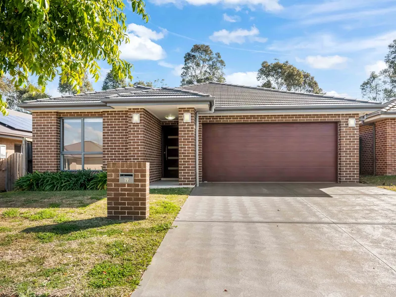 MODERN FAMILY HOME IN GILLIESTON HEIGHTS
