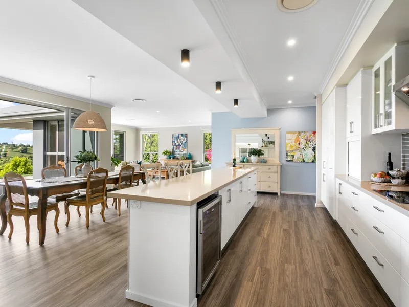 North Facing, Mountain Views, Dual Occupancy!