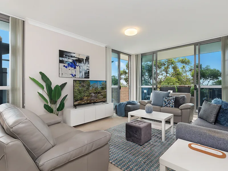 Penthouse style apartment in a popular position