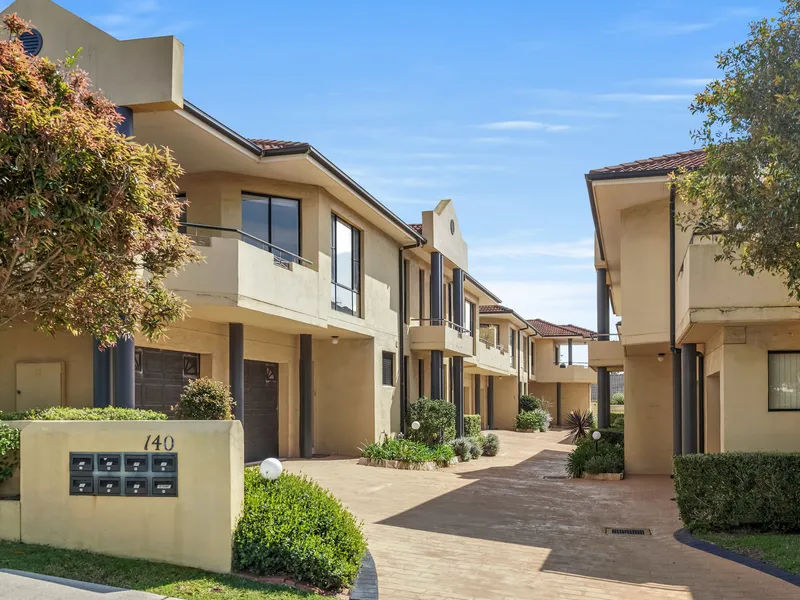 Fully furnished three bedroom townhouse