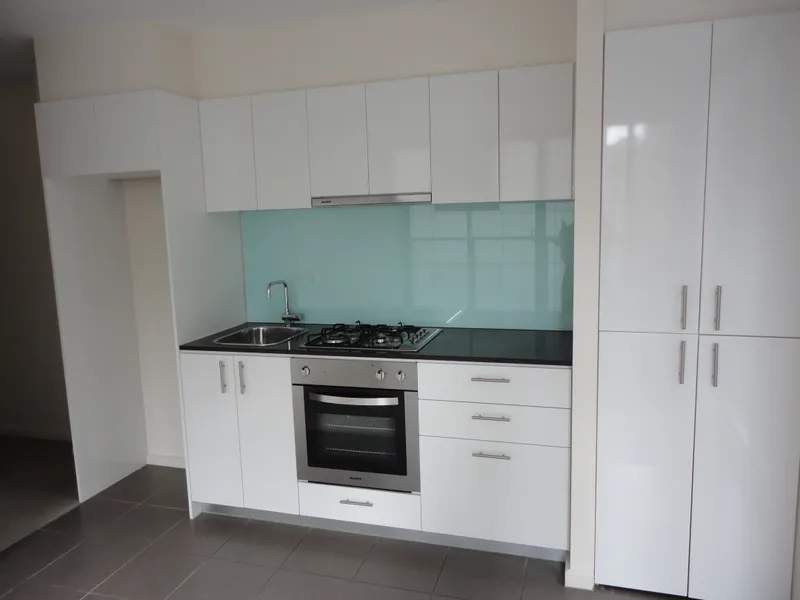 TWO BEDROOM TWO BATHROOM APARTMENT WITH CAR PARK!