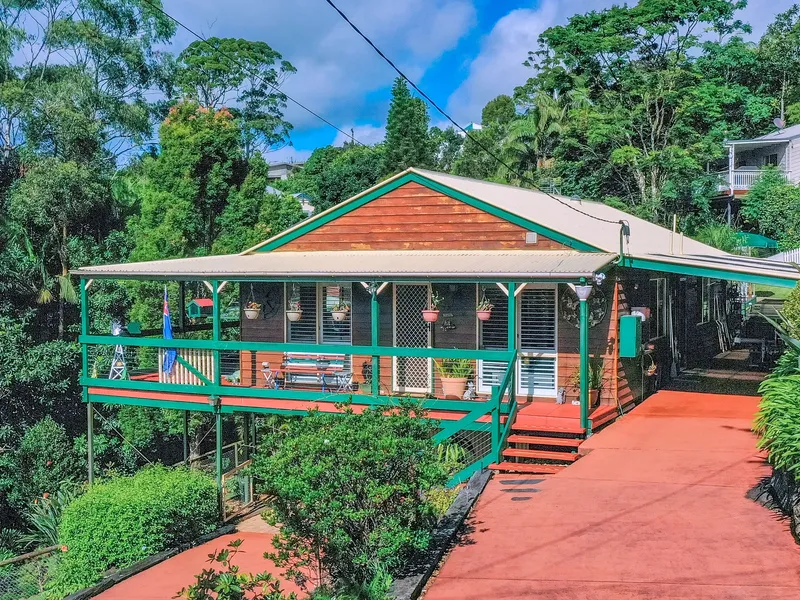 Mountain lodge treetop outlook..!