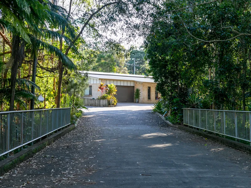 Leafy Setting, Stunning Interiors!