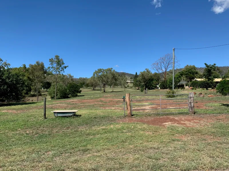 A Perfectly Framed 'Blank Canvas'