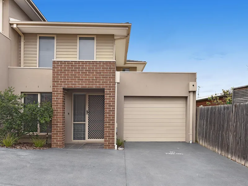 2 BEDROOM UNIT IN A QUIET WESTMEADOWS STREET!