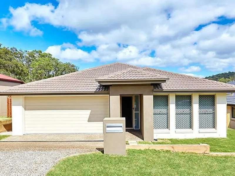 Beautiful 4 bedroom family home in Upper Coomera