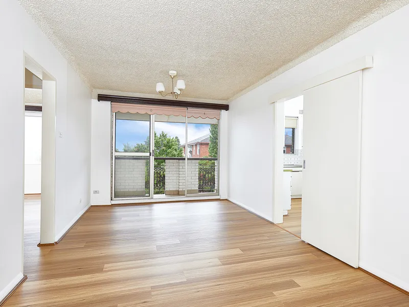 RECENTLY REFRESHED WITH FLOATING TIMBER FLOORS AND STUNNING VIEWS