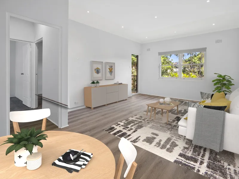 Sunlit first floor apartment in enviable locale