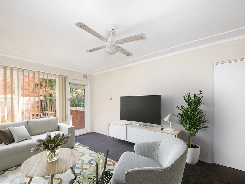 Centrally Located Two Bedroom Apartment in Dee Why