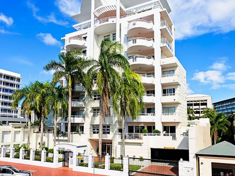 PENTHOUSE - PANAMA ON SPENCE