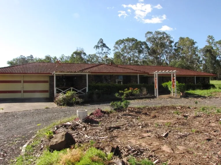 4 Bedroom home on 10 acres