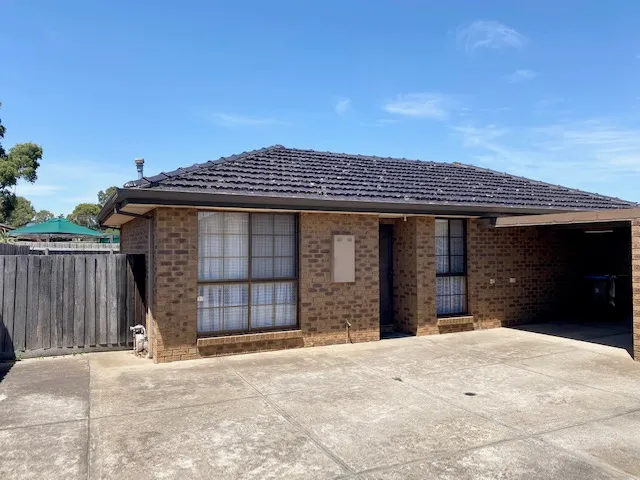 WALK TO WERRIBEE PLAZA