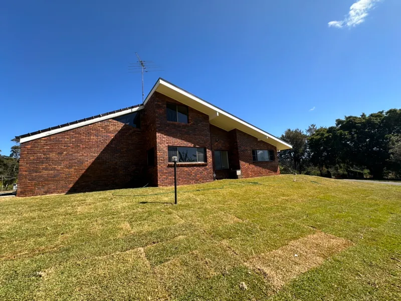 Architectural Design, Renovated, 4 Bedroom, 4 Living, Acreage & Lake Views