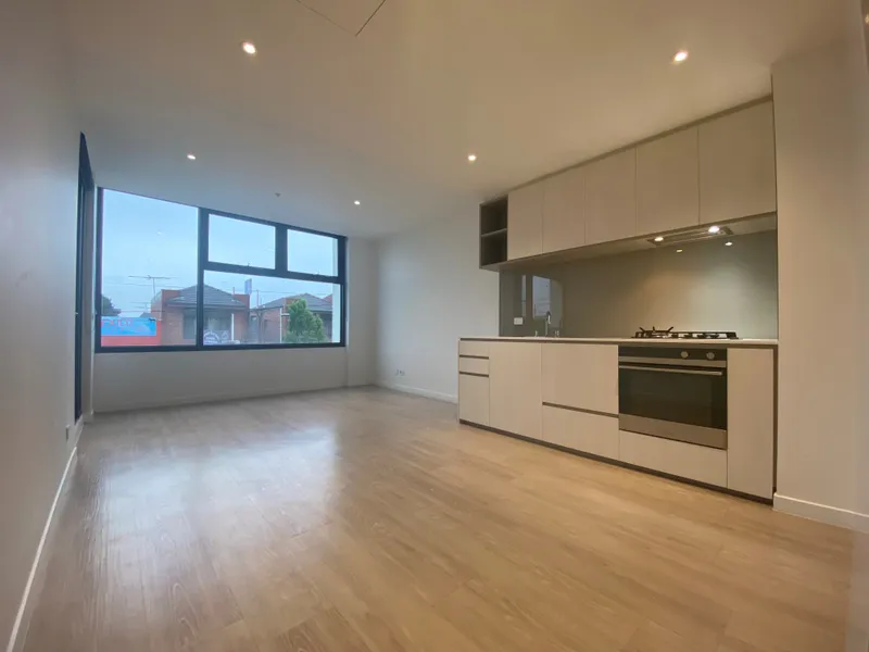 Close to train station and Bentleigh shopping precinct