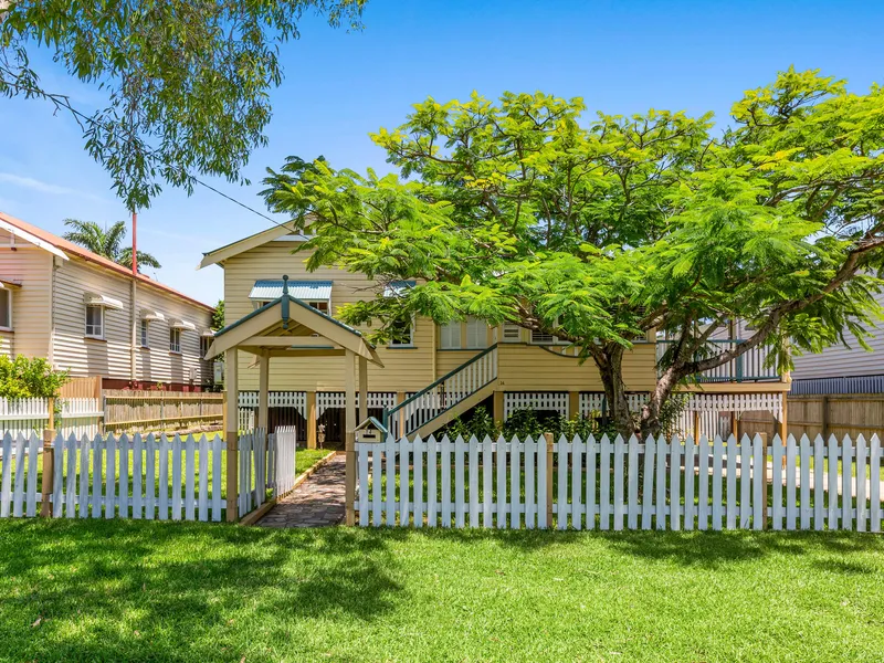 Character Home On A Massive 810m2 Block!