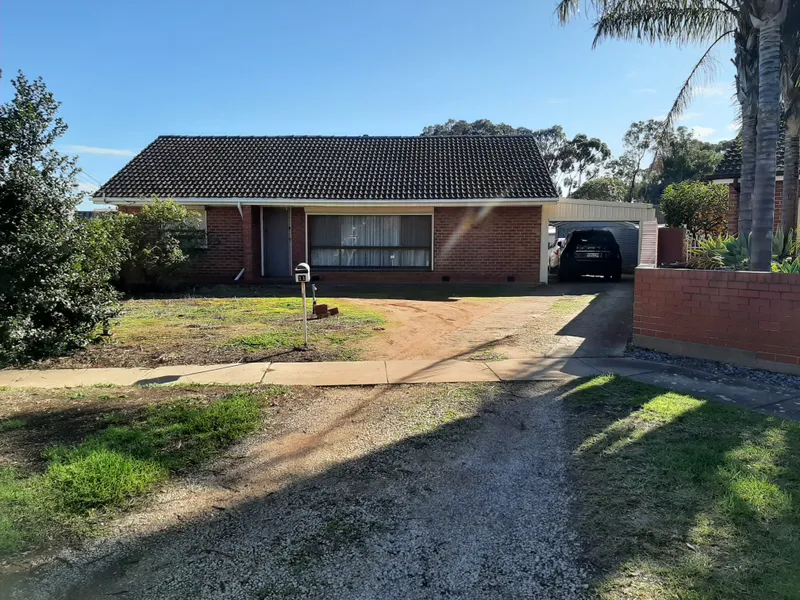 NEAT 3 BEDROOM HOME IN QUIET AREA