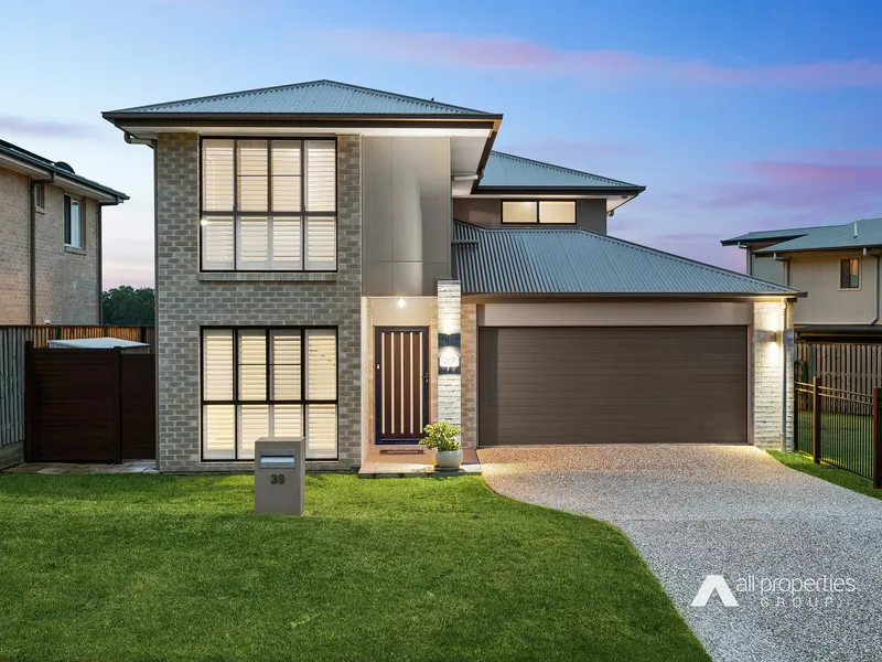 STUNNING CITY VIEWS AND SIDE ACCESS