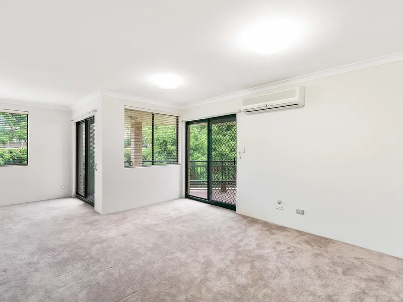 North east facing top floor apartment in the wonderful squireville complex