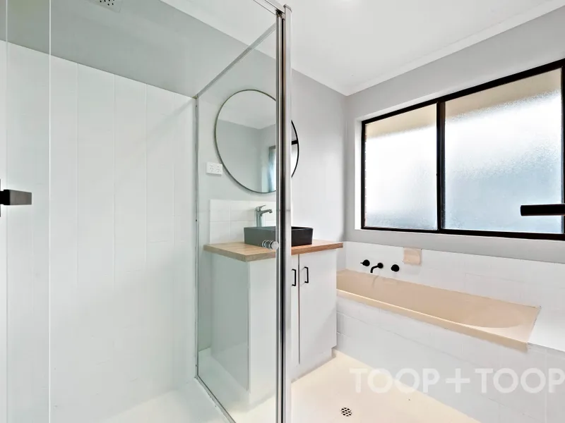 Neat Adelaide Hills Unit!