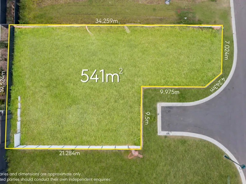 PRIVATE COURT WITH HILLTOP VIEWS