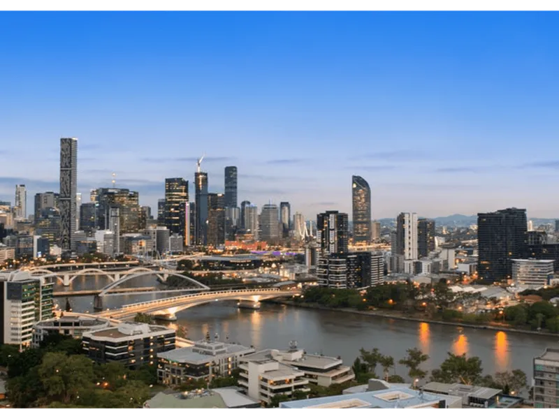 LIVE THE LUXURY LIFESTYLE YOU DESERVE! AMAZING PROPERTY WITH THE BEST RIVER VIEW.