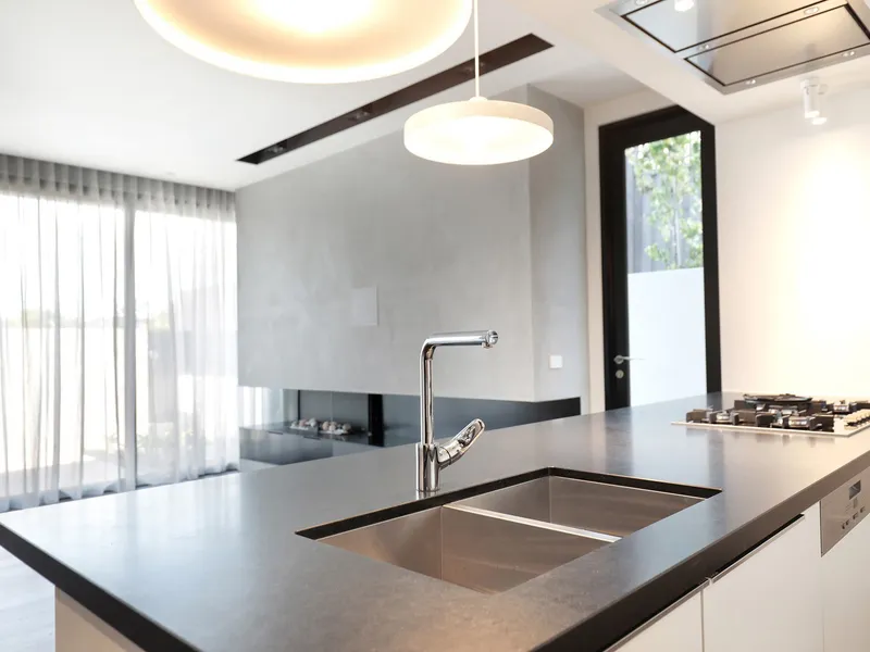 LUXURIOUS THREE BEDROOM TOWNHOUSE