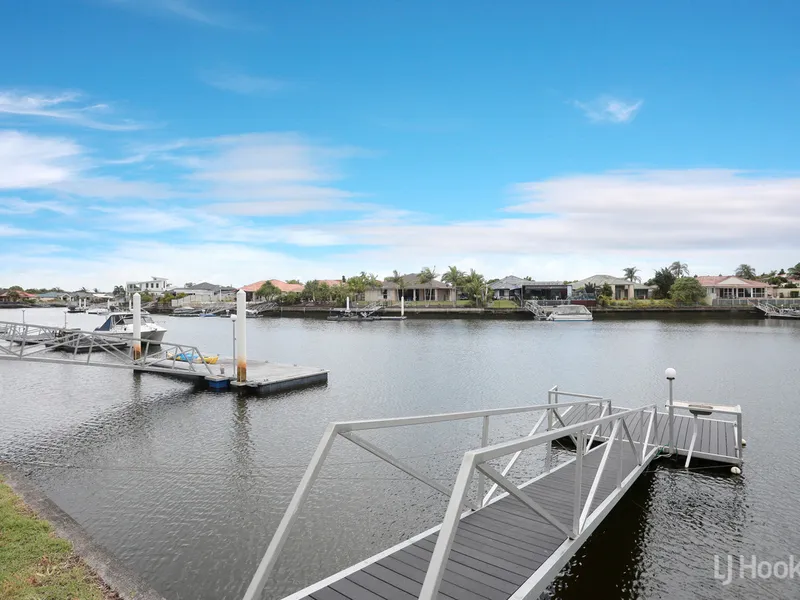 Stunning Canal Views