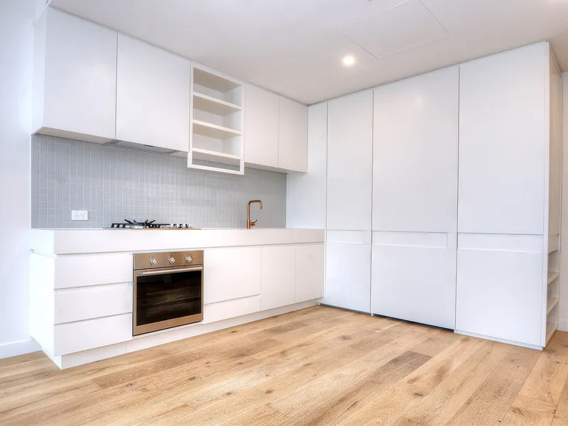 3RD FLOOR EXECUTIVE 2 BEDROOM APARTMENT!
