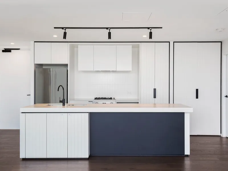 LUXURY THREE BEDROOM APARTMENT IN SUMMER HILL - FLOUR MILL