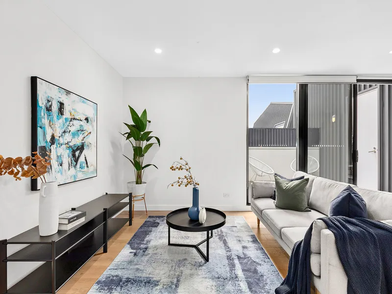 Bright and sleek Surrey Hills living!