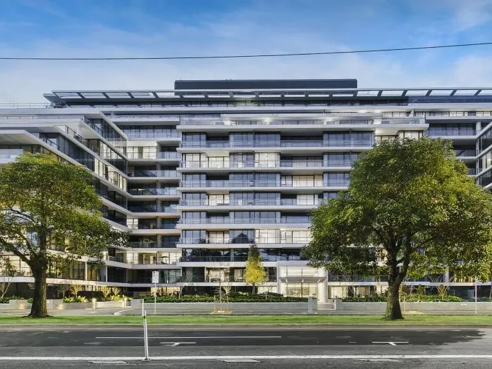 Sophisticated, elegant and opposite the Fitzroy Gardens
