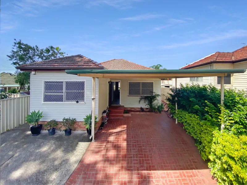 Free Standing Torrens Title House in a Central Location