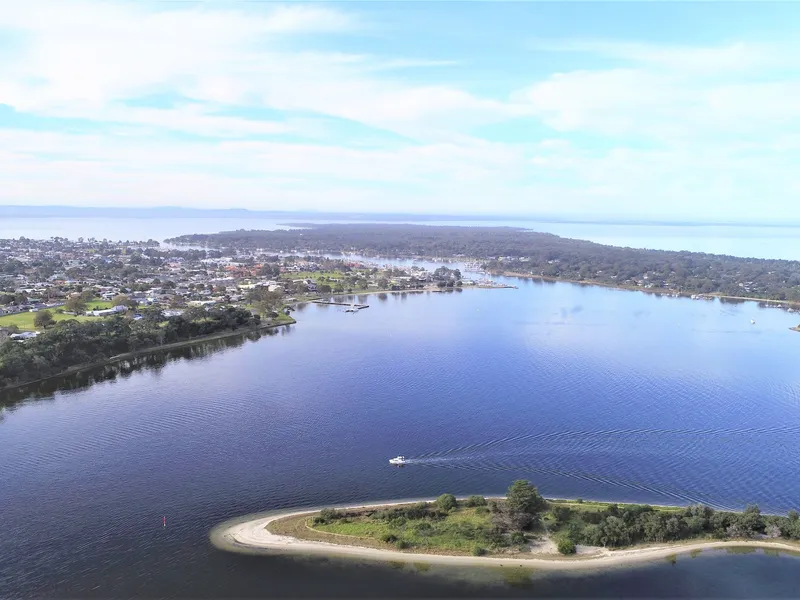 ELEVATED WATERFRONT