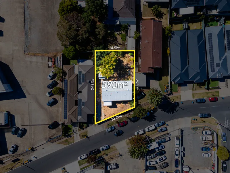 Opportunity Awaits in Windsor Gardens!