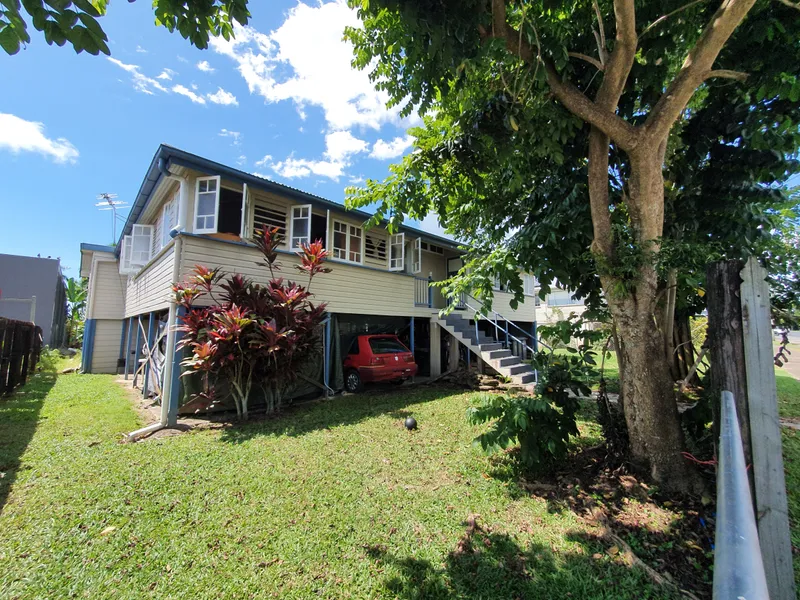 INVESTMENT DUPLEX IN A GREAT POSITION CLOSE TO TOWN - returning $490pw