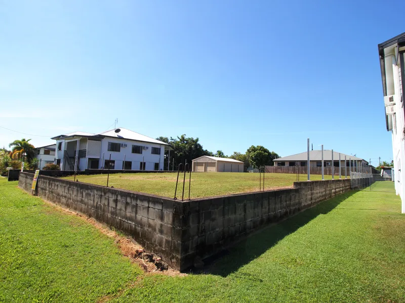 BUILT UP BLOCK IN GREAT LOCATION!