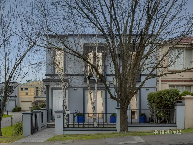 Elegance, privacy and north facing entertaining