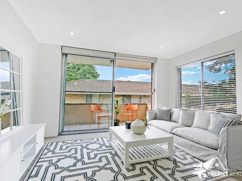 Newly Renovated Apartment in Ultra Convenience Location!