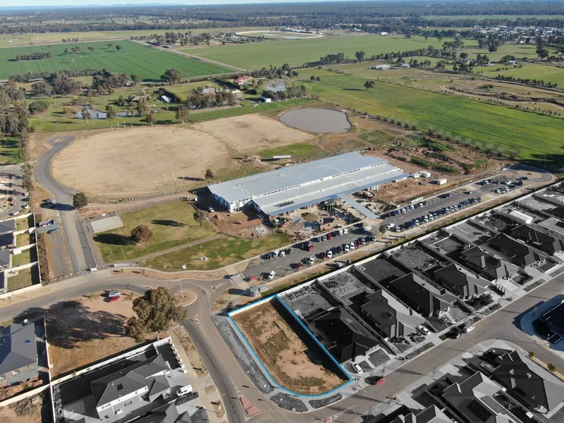 Impressive Kialla Lakes Titled Block!