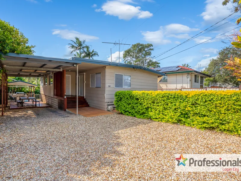 A PERFECT BALANCE OF FAMILY COMFORT & LUXURY LIVING