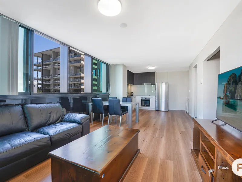 Modern two-bedroom apartment in central Kangaroo Point