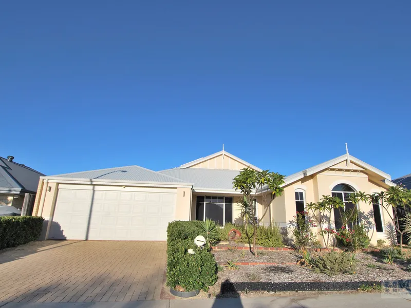 LARGE FAMILY HOME !